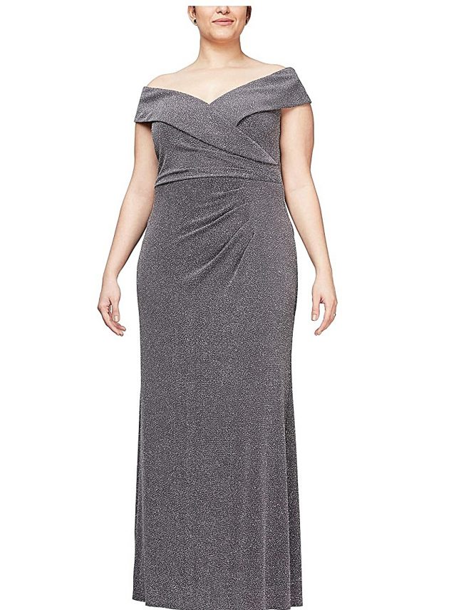 Low neckline plus size max -dress